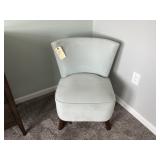 ACCENT CHAIR