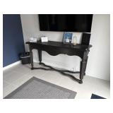 CONSOLE TABLE