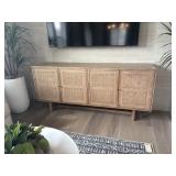 MEDIA CONSOLE