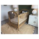 CRIB W/MATTRESS & BEDDING