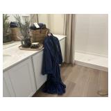 11PC BATHROOM ITEMS
