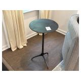 ACCENT TABLE