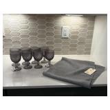 9PC GLASSWARE & RUNNER