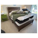 QUEEN BED