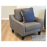 ACCENT CHAIR