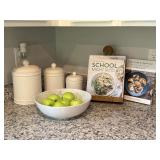 7PC ASSORTED KITCHEN ITEMS