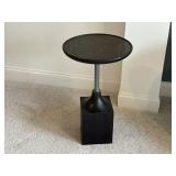 ACCENT TABLE