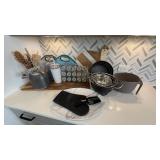ASSORTED KITCHEN ITEMS