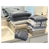 ASSORTED BATHROOM ITEMS