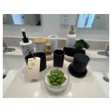 ASSORTED BATH ITEMS