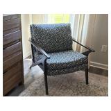 ACCENT CHAIR