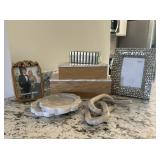 8PC ASSORTED DECOR