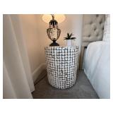 ACCENT TABLE
