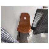 ACCENT CHAIR