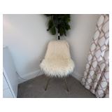 ACCENT CHAIR
