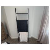 WALL LADDER