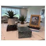 ASSORTED DECOR ITEMS
