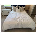 7PC QUEEN BEDDING