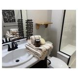 8PC BATHROOM ITEMS
