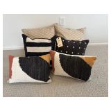 6PC ASSORTED PILLOWS