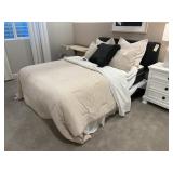 8PC QUEEN BEDDING