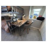 DESK & DESK CHAIR