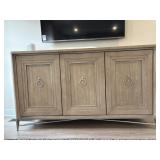MEDIA CONSOLE