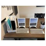 ASSORTED DESK ACCESSORIES