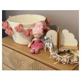 11PC ASSORTED CHILDREN'S ITEMS