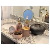8PC BATH ITEMS