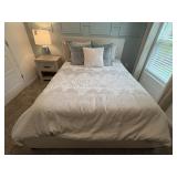 8PC QUEEN BEDDING