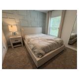 QUEEN BED