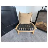 ACCENT CHAIR