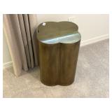 ACCENT TABLE