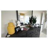 ASSORTED DECOR ITEMS