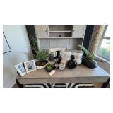 ASSORTED DECOR ITEMS