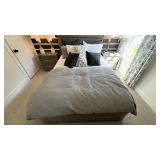 11PC ASSORTED QUEEN BEDDING
