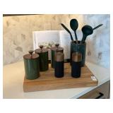 8PC KITCHEN ITEMS
