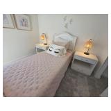 5 PC TWIN BEDDING & DECOR