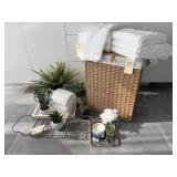 ASSORTED BATHROOM ACCESSORIES
