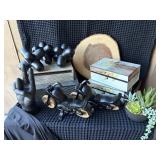 ASSORTED DECOR ITEMS