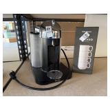 ESPRESSO MACHINE AND MUGS