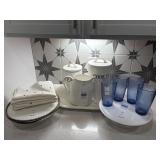 ASSORTED KITCHEN ACCESSORIES
