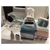 ASSORTED BATH ACCESSORIES