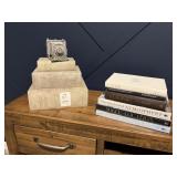 ASSORTED TABLE Dï¿½COR