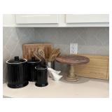 ASSORTED KITCHEN ITEMS