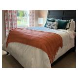 11PC QUEEN BEDDING