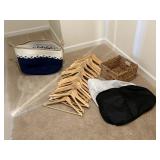 ASSORTED CLOSET ITEMS