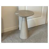 ACCENT TABLE