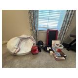 ASSORTED DECOR ITEMS